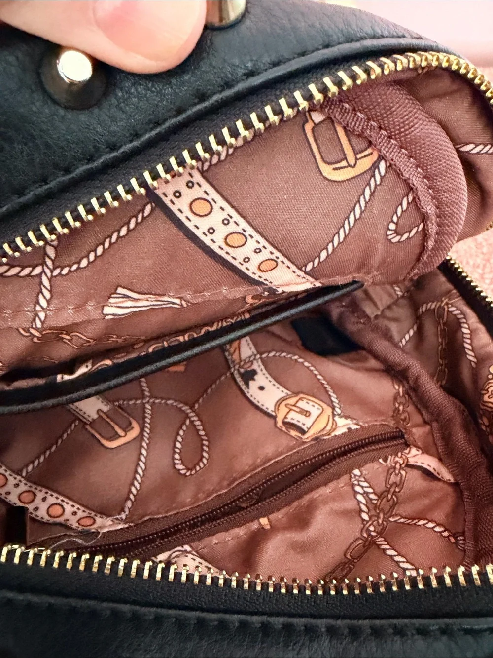 Mini rock n’ roll studded backpack. Vegan leather. Very roomie inside!!